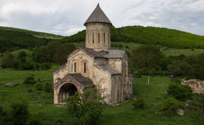 Храмовая архитектура Южной Осетии: Храм Пресвятой Богородицы в селении Икорта