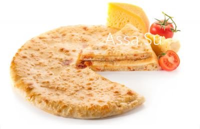 Пирог с осетинским сыром и помидорами «Томатджин»
