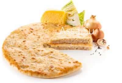 Осетинский пирог с сыром, капустой, грецким орехом
