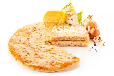 Осетинский пирог с сыром, капустой, грецким орехом