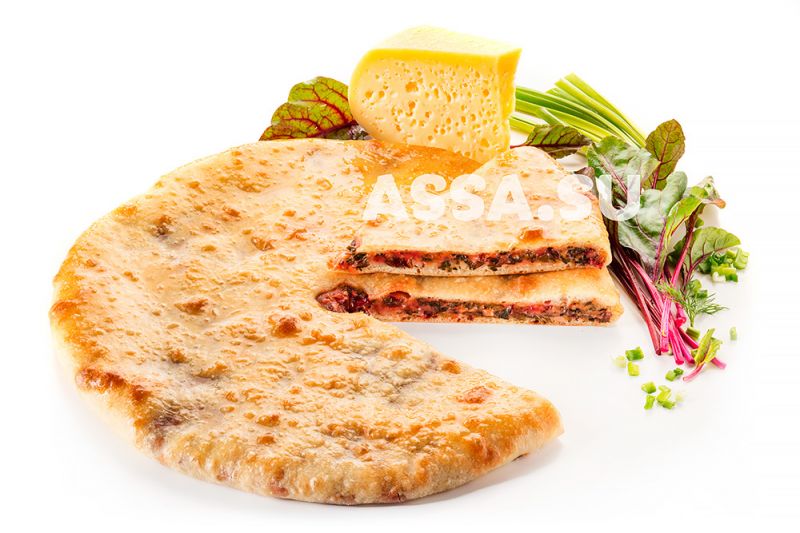 Пирог со свекольными листьями<wbr /> и осетинским сыром