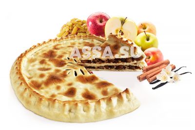 Фирменный пирог с яблоком, изюмом и корицей