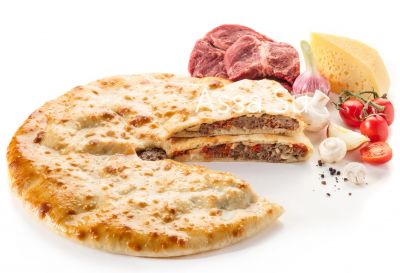 Осетинский пирог<br> с говядиной, сыром, грибами, помидорами