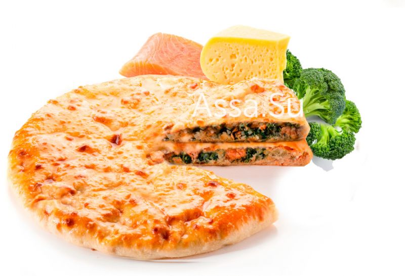 Осетинский пирог с семгой, брокколи и сыром