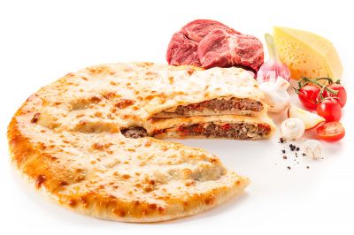 Осетинский пирог<wbr /> с говядиной, сыром, грибами, помидорами