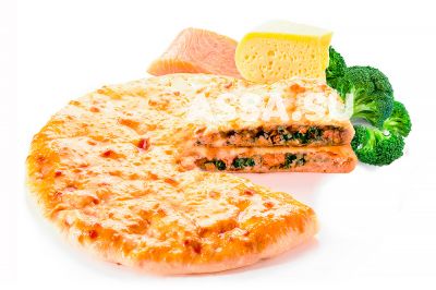 Осетинский пирог с семгой, брокколи и сыром