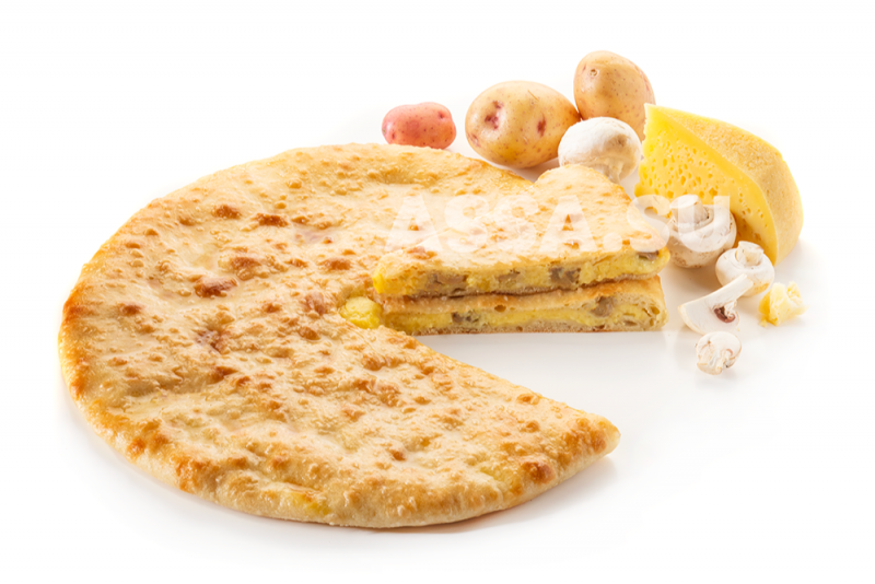 Фирменный пирог <br>с осетинским сыром, грибами и картофелем